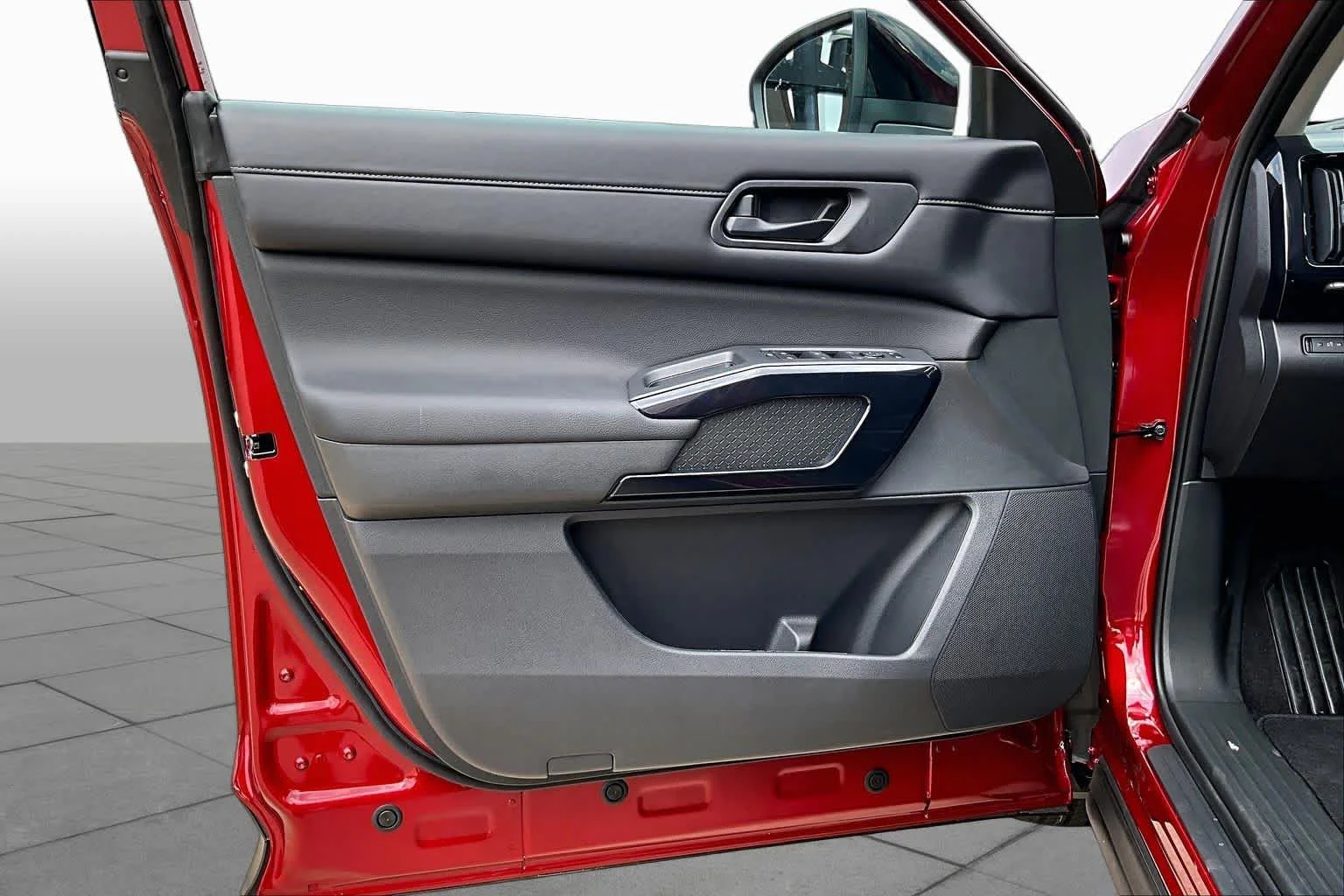 New 2026 Scarlet Ember Tintcoat Nissan SV image 10