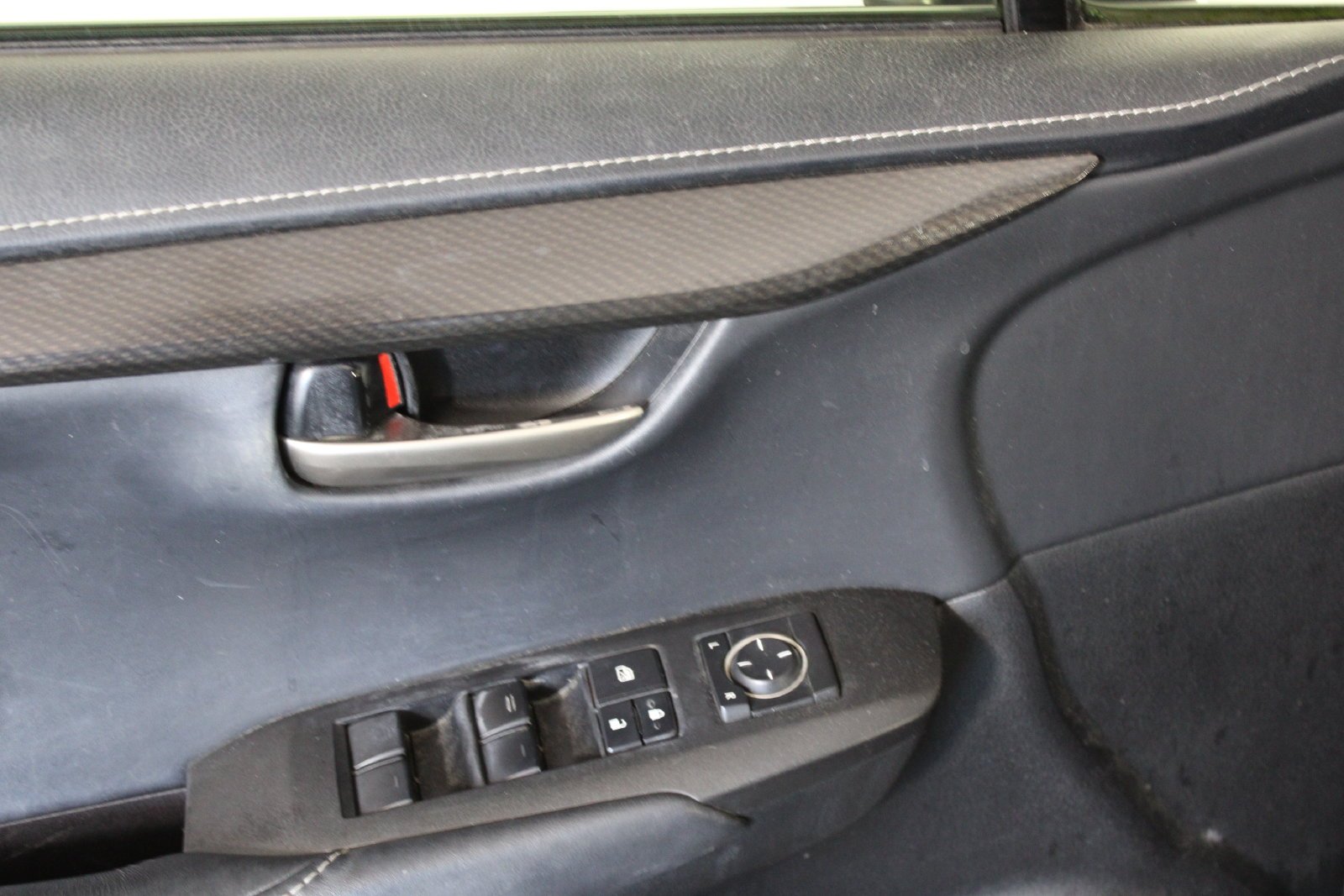 Used 2017 White Lexus 200t image 15