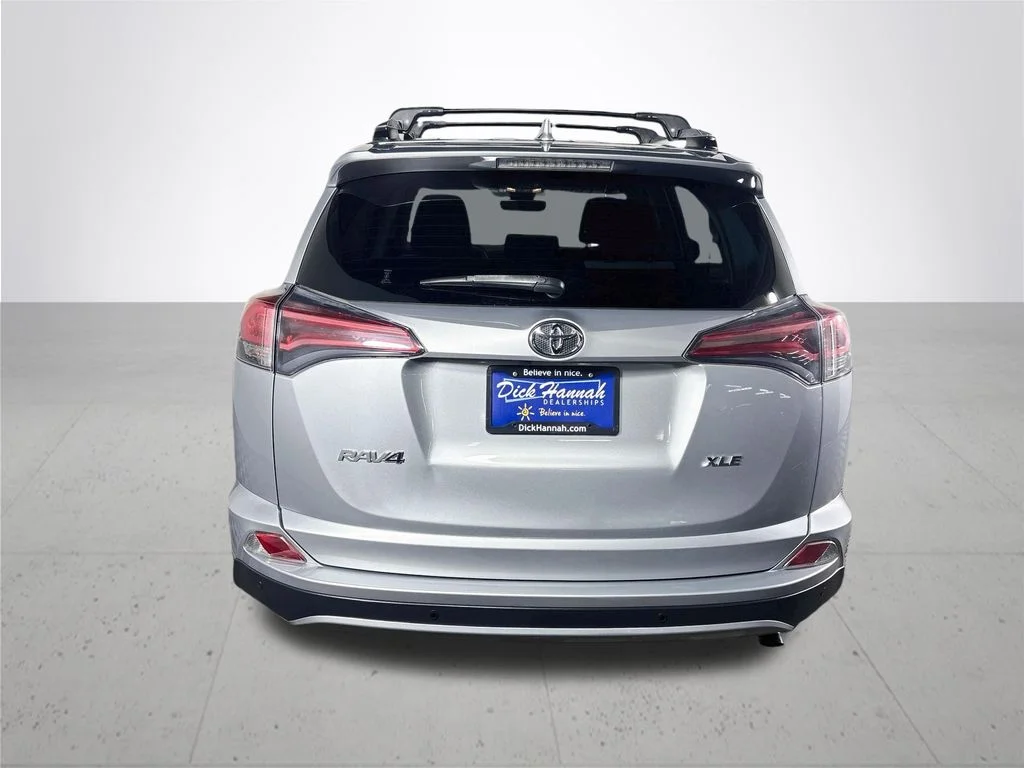 Used 2018 Silver Sky Metallic Toyota XLE image 7