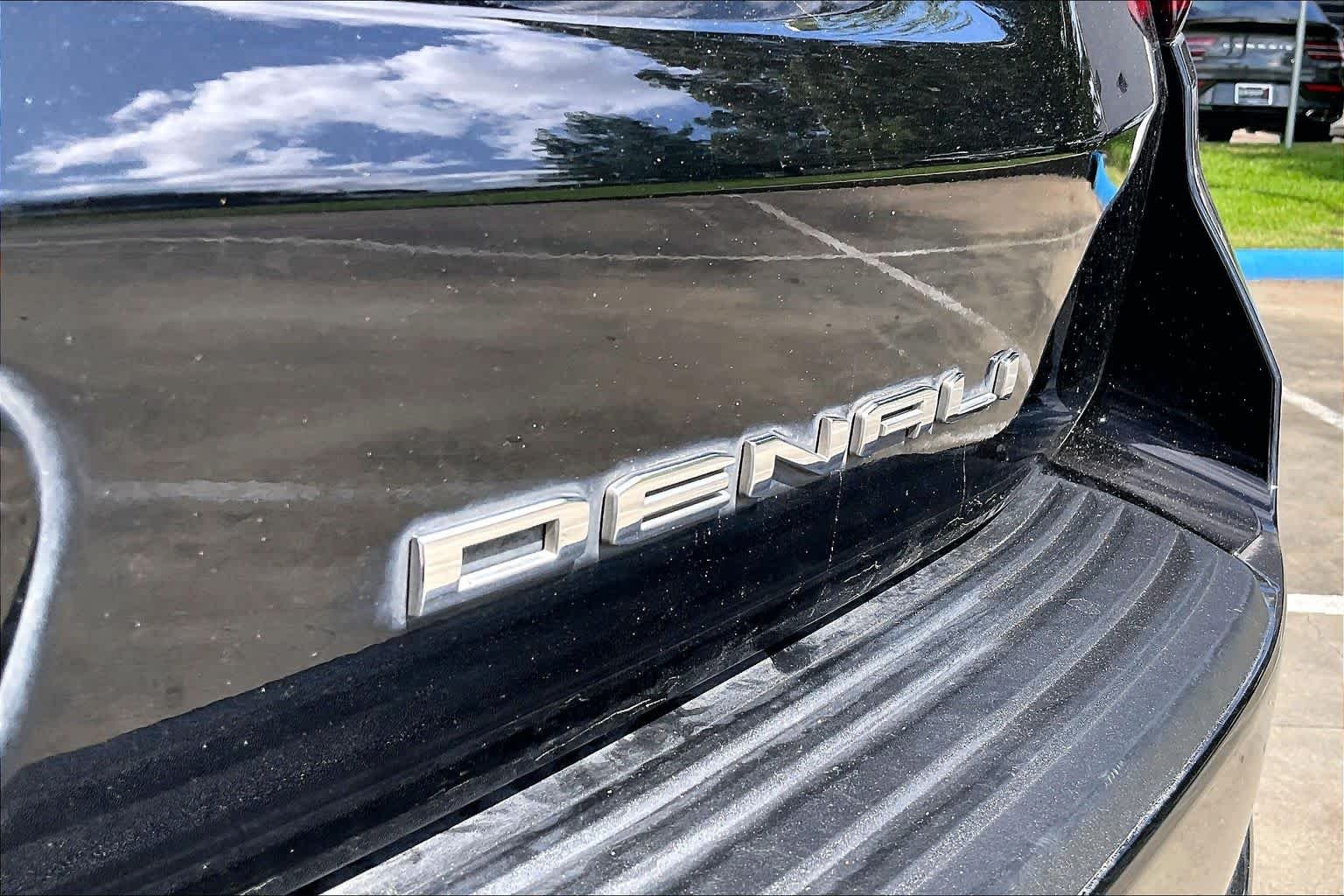 Used 2024 Onyx Black GMC Denali Ultimate image 9