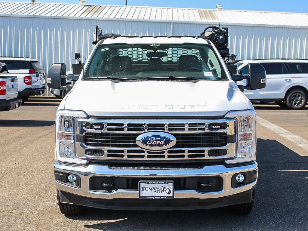 New 2025 Oxford White Ford XL image 2