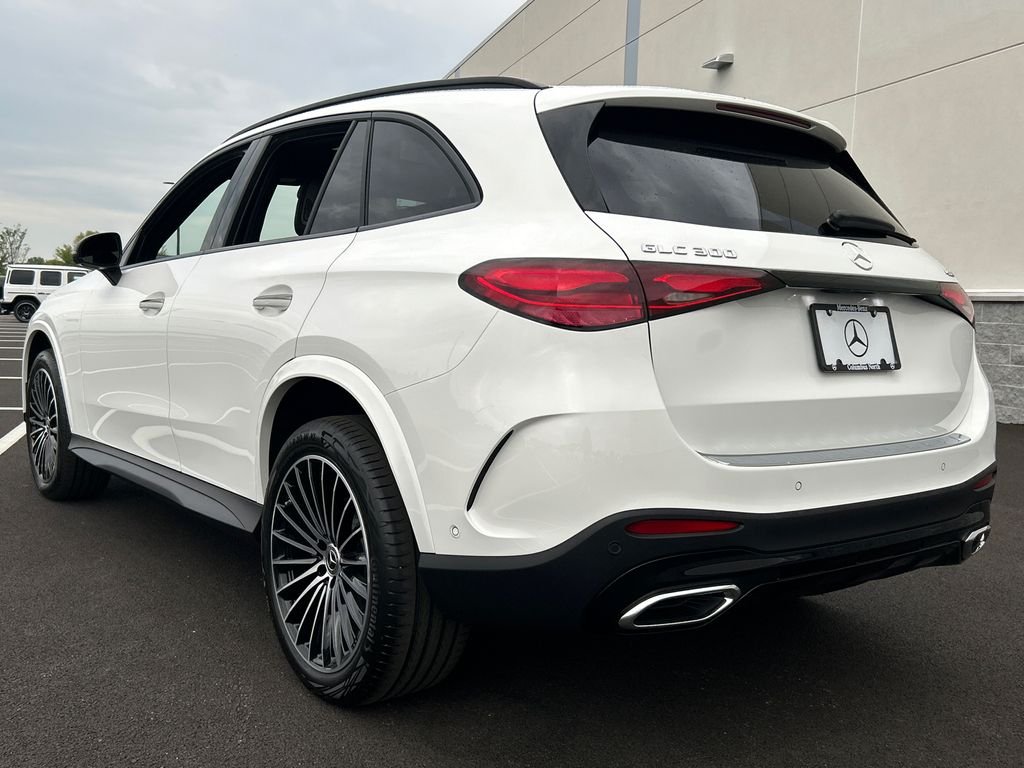New 2027 Polar White Mercedes-Benz GLC 300 image 5