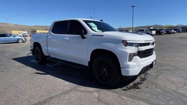 Used 2024 Summit White Chevrolet RST image 2