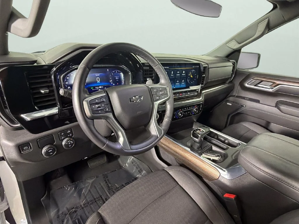 Used 2023 SUMMIT WHITE Chevrolet RST image 19