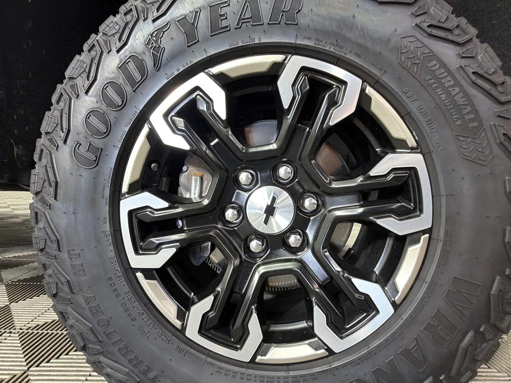 Used 2025 Summit White Chevrolet ZR2 image 40