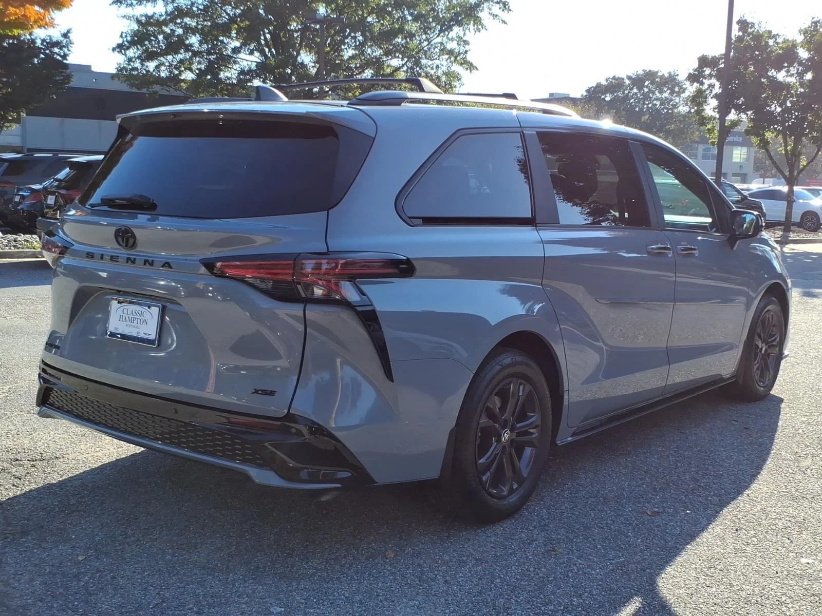 Used 2025 Cement Toyota XSE image 8