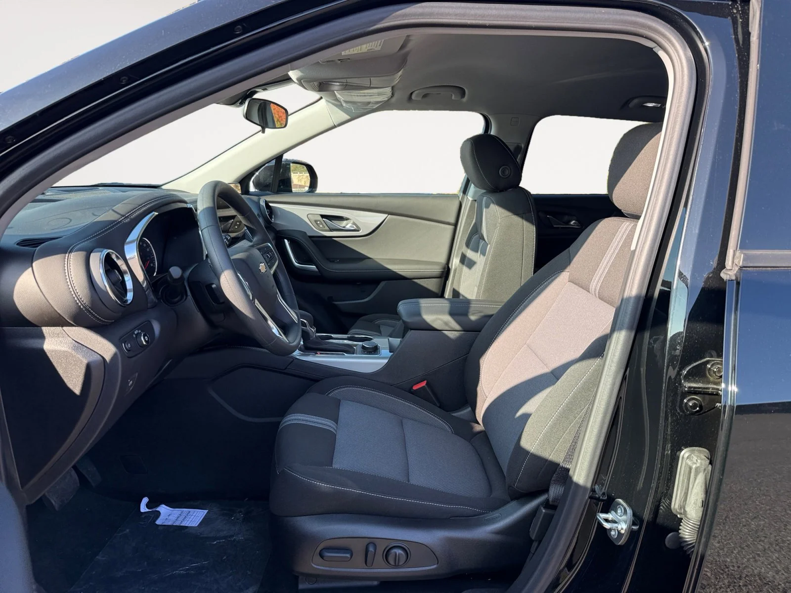 2025 Chevrolet Blazer 2LT - Photo 10