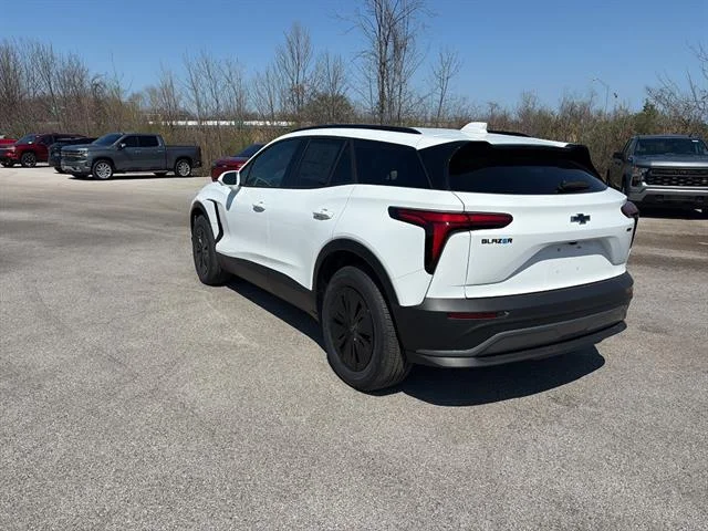 New 2026 Summit White Chevrolet LT image 3