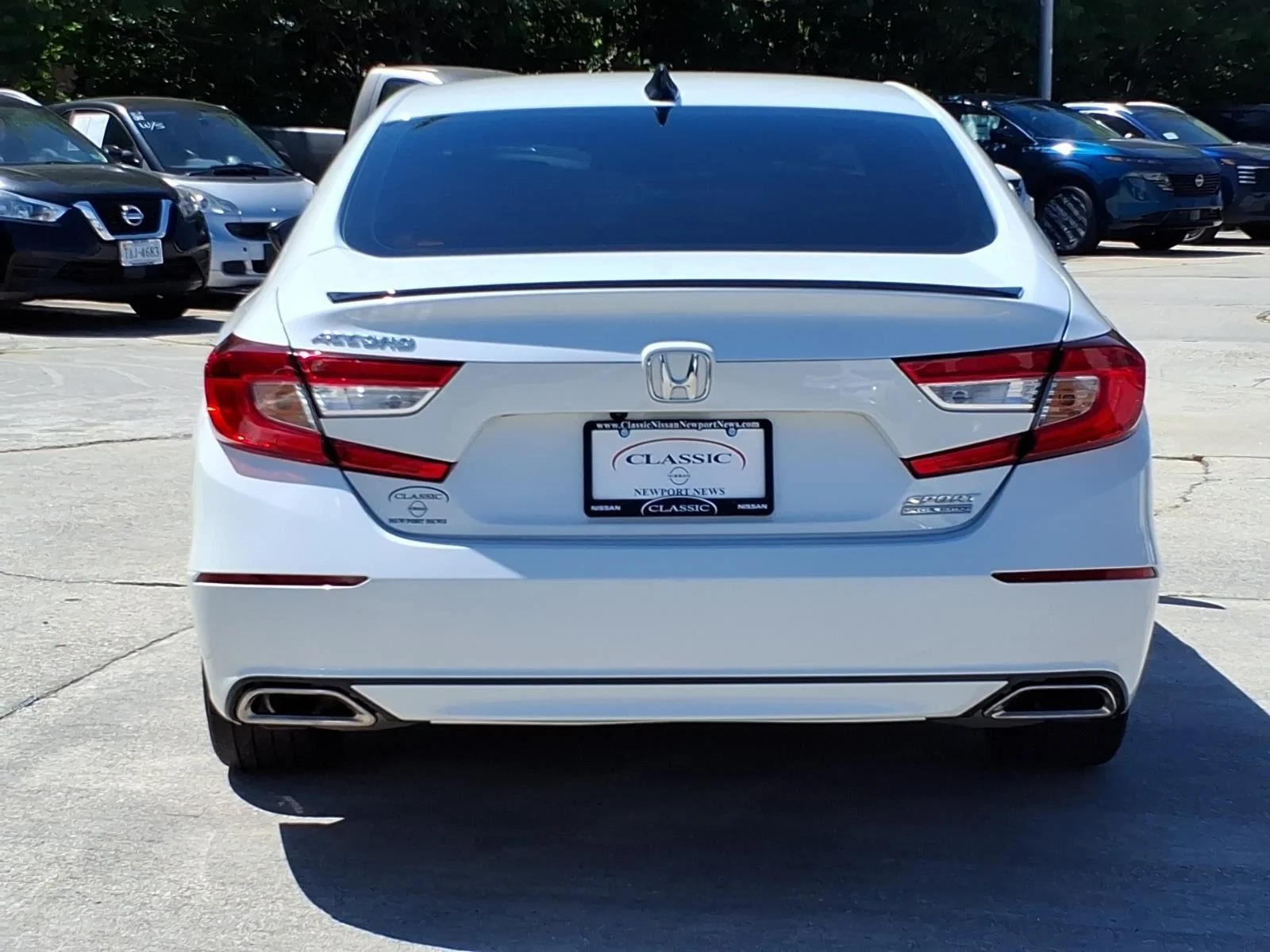 Used 2022 Platinum White Pearl Honda Sport SE image 8