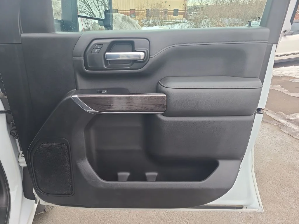 Used 2022 White Chevrolet LTZ image 44