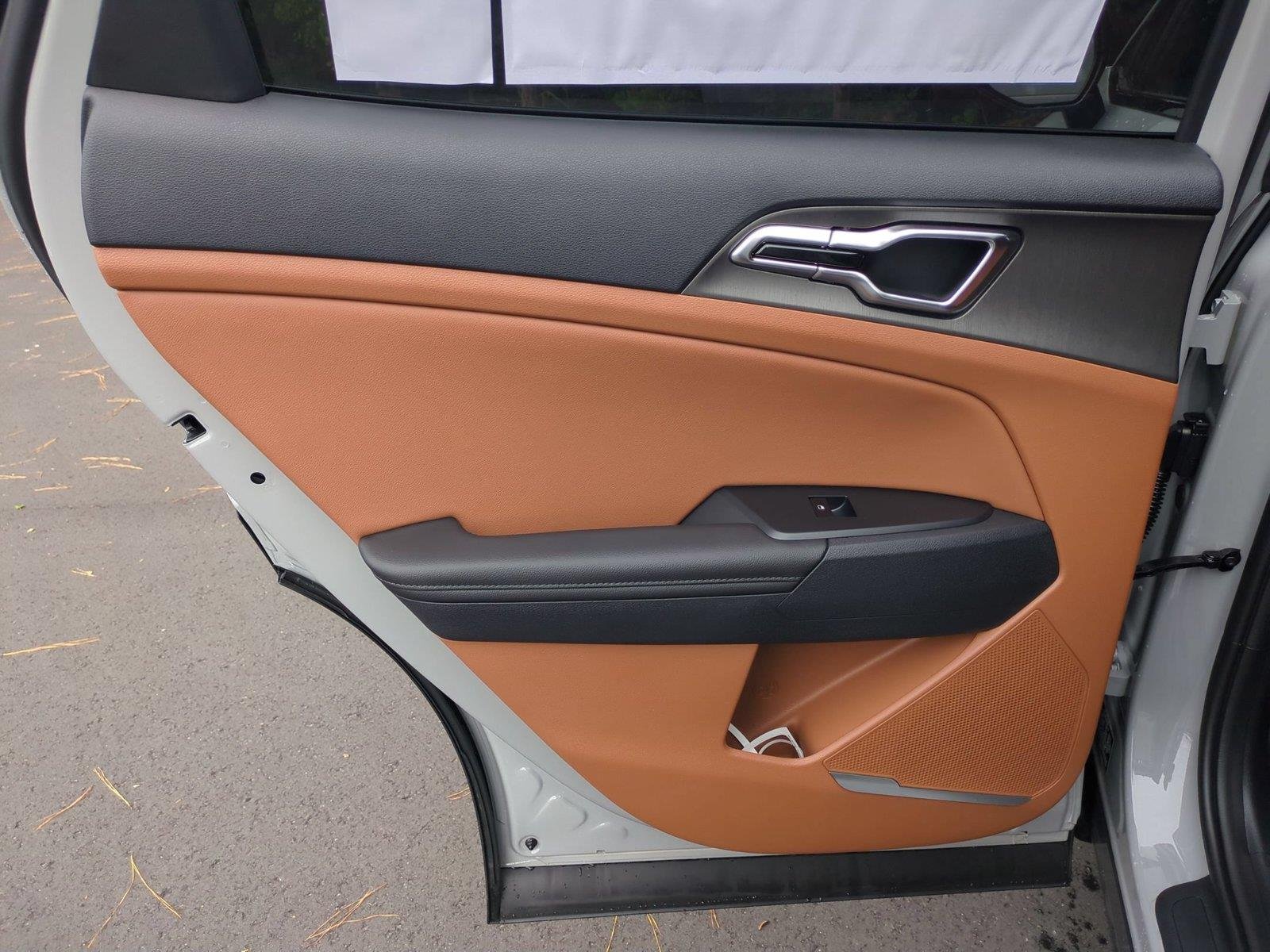 New 2027 WOLF GRAY KIA  image 30