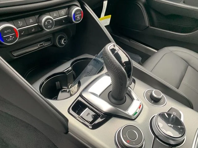 New 2026 Alfa Rosso Alfa Romeo Sprint AWD image 17