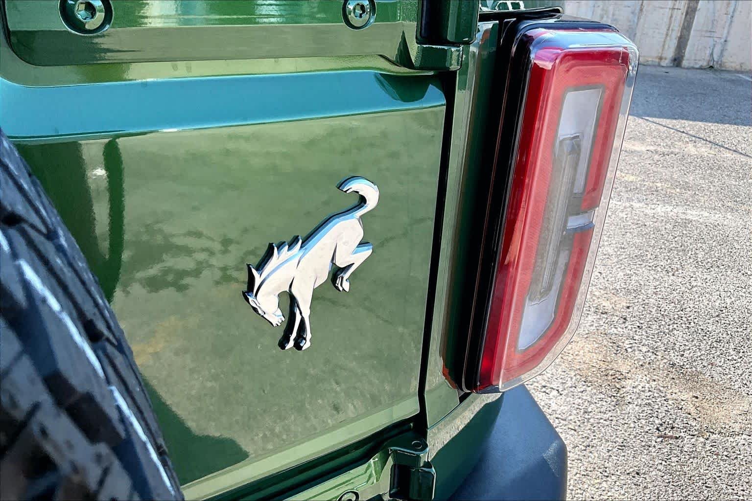 Used 2025 Eruption Green Metallic Ford Outer Banks image 10