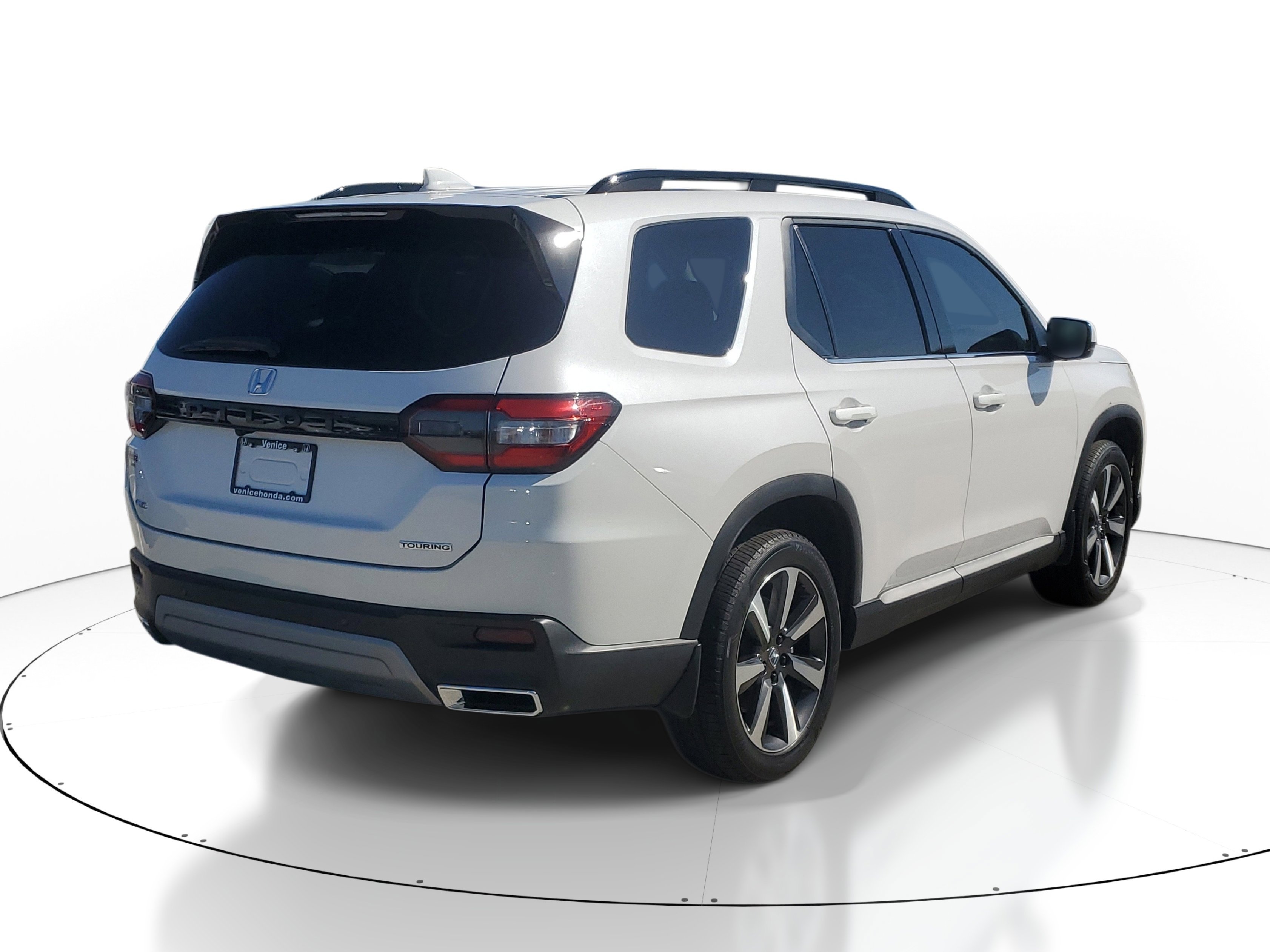 Used 2025 Platinum White Pearl Honda Touring image 6