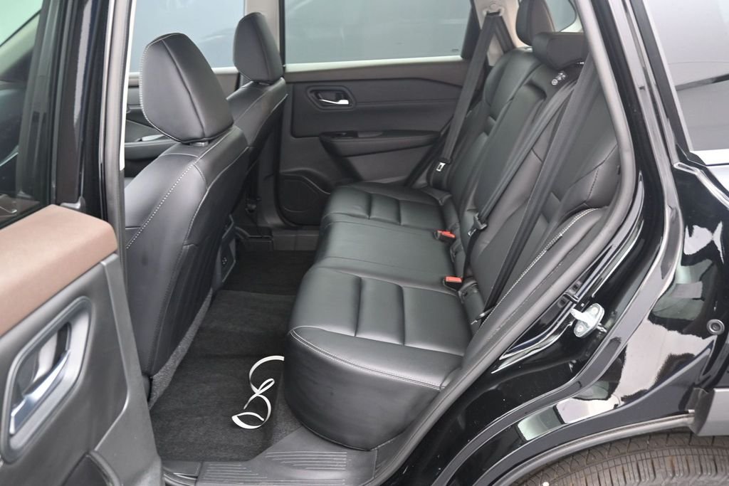 Used 2023 Black Nissan SL image 15
