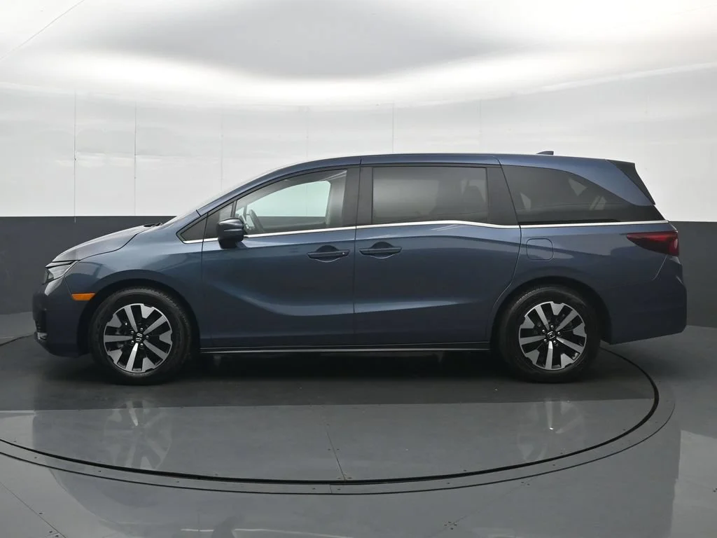 Used 2025 Black Honda EX-L image 3