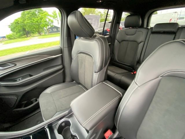 New 2026 White Jeep Altitude image 13