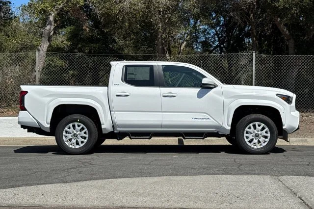 New 2026 Ice Cap Toyota  SR5 image 3
