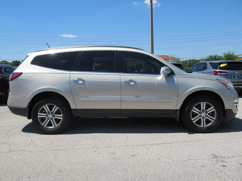 Used 2017 Chevrolet Traverse 2LT with VIN 1GNKRHKD2HJ190460 for sale in Ocala, FL