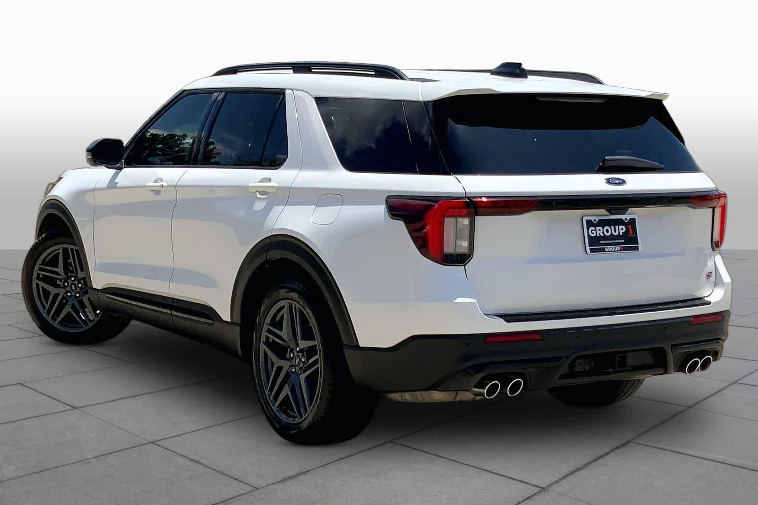 Used 2025 Star White Metallic Tri-Coat Ford ST image 10