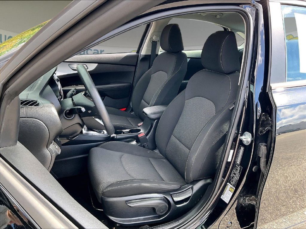 Used 2024 Aurora Black Kia LXS image 9