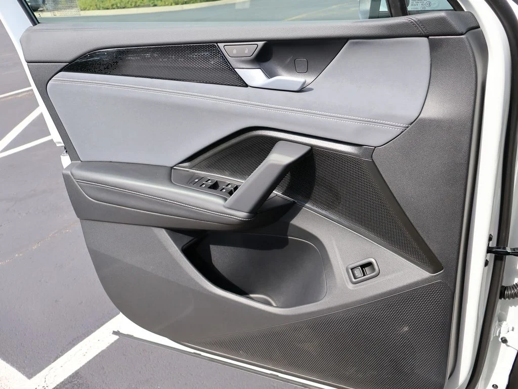 New 2026 White Volkswagen 2.0T SE image 38