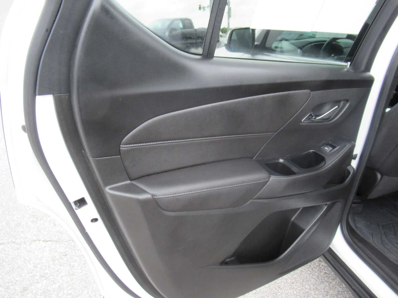 Certified Used 2022 Summit White Chevrolet LT Cloth image 16