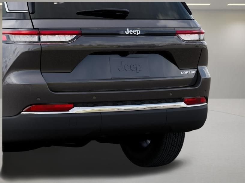 New 2026 Baltic Gray Metallic Clear-Coat Exterior Paint Jeep Laredo X image 13