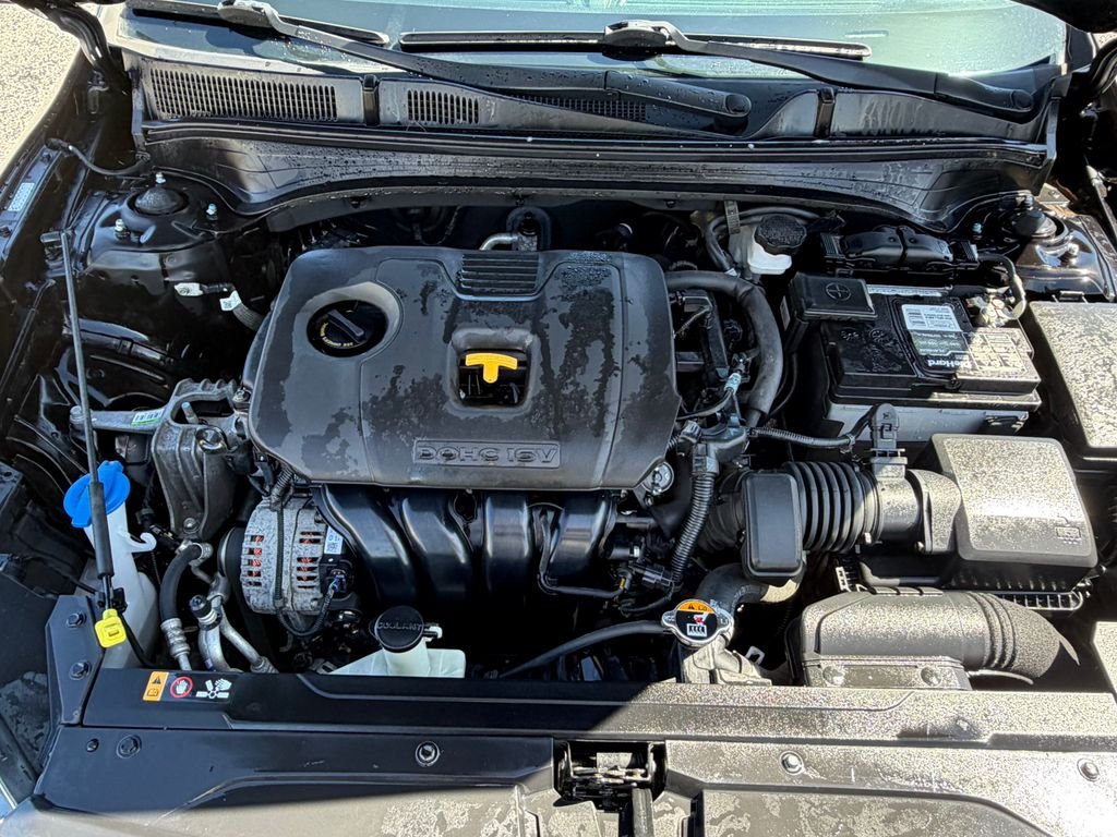 Used 2021 Black Kia LXS image 21