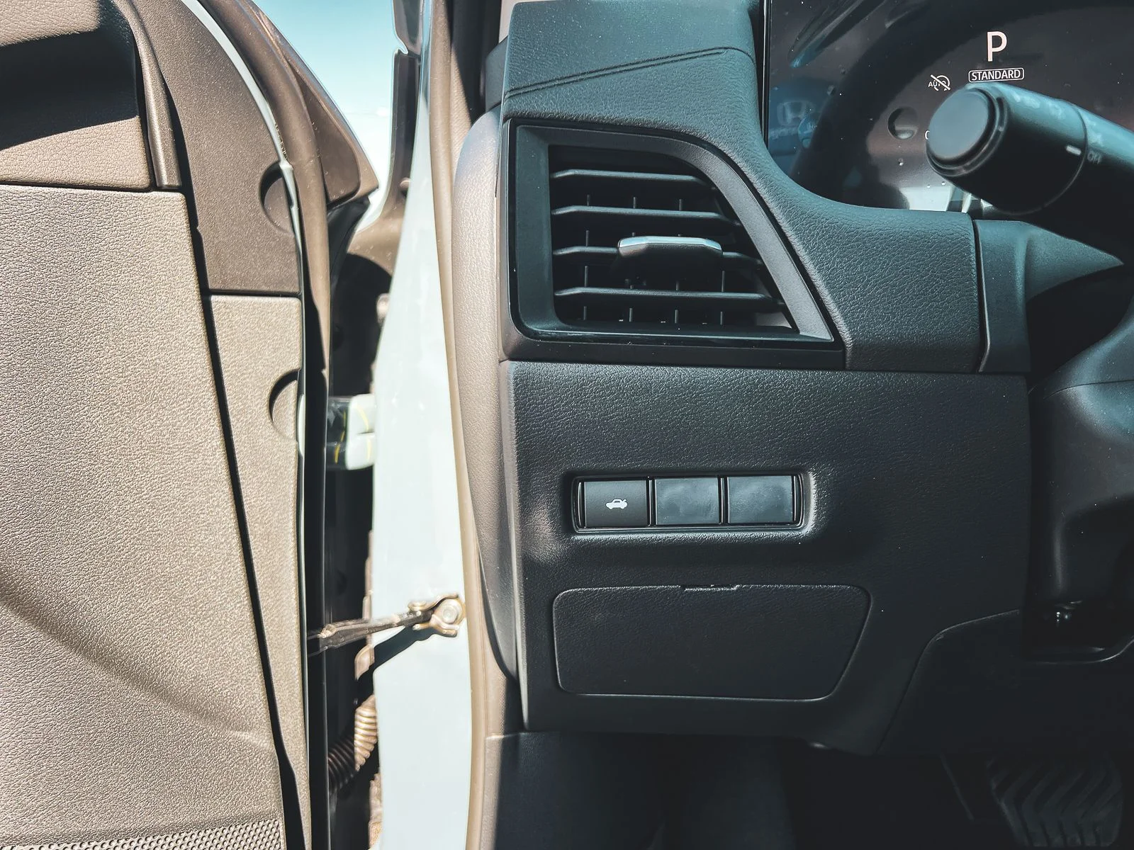 New 2026 Atlantic Gray Metallic Nissan SR image 18