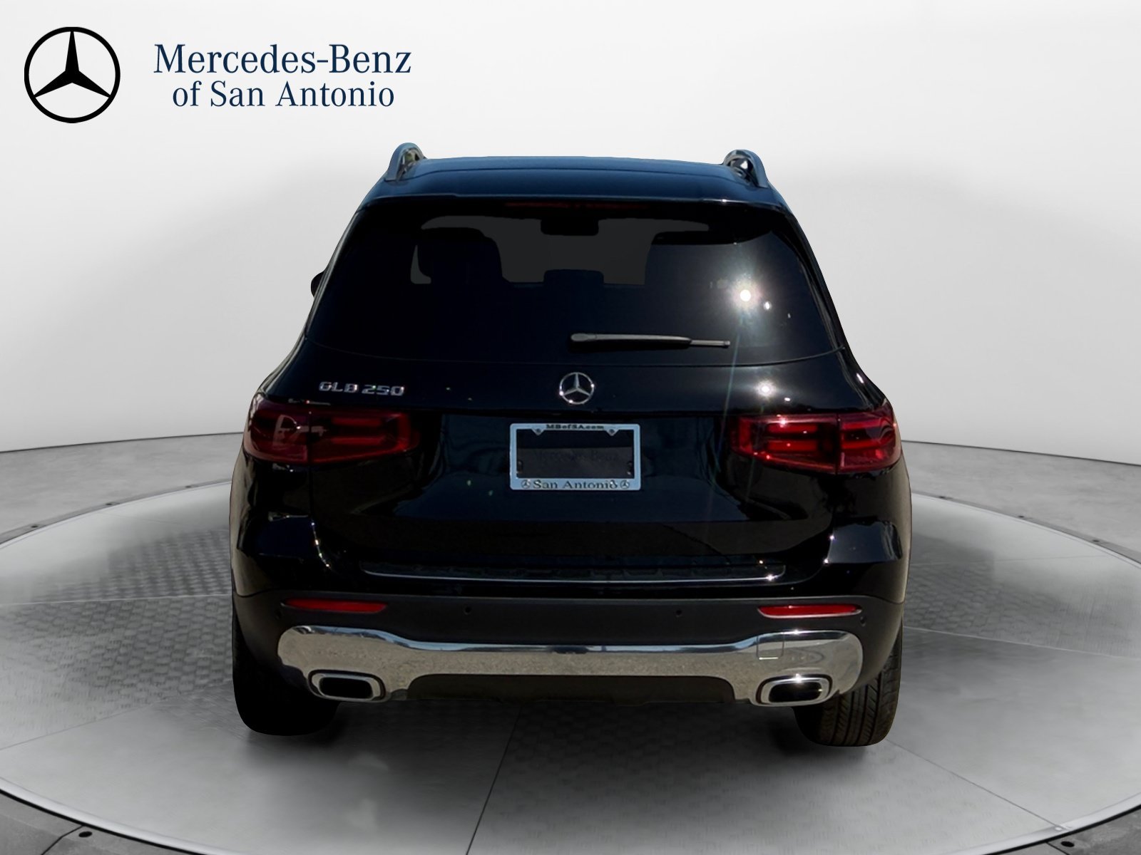 Used 2025 Black Mercedes-Benz GLB 250 image 6