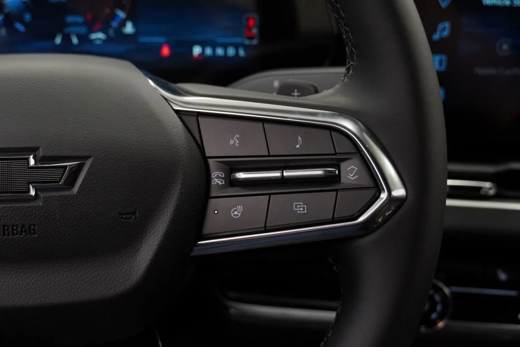 New 2027 Lakeshore Blue Metallic Chevrolet AWD LT image 19