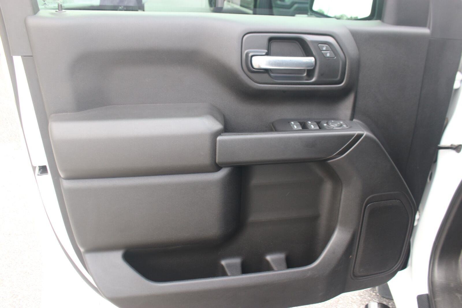 Used 2022 Summit White Chevrolet Custom image 13