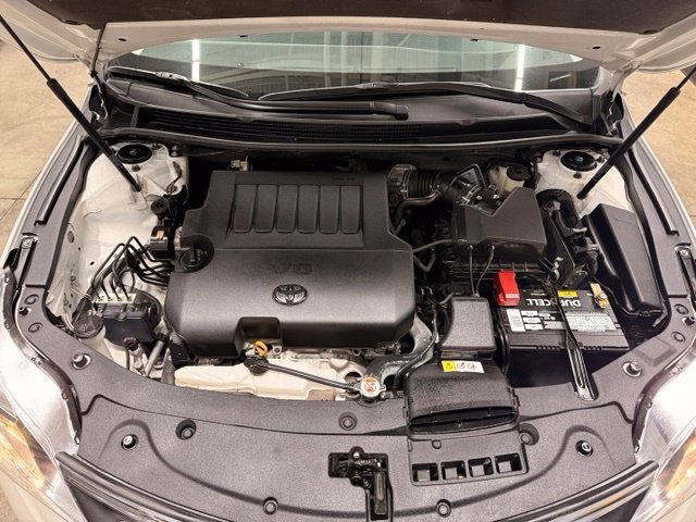 Used 2017 White Toyota XLE image 21