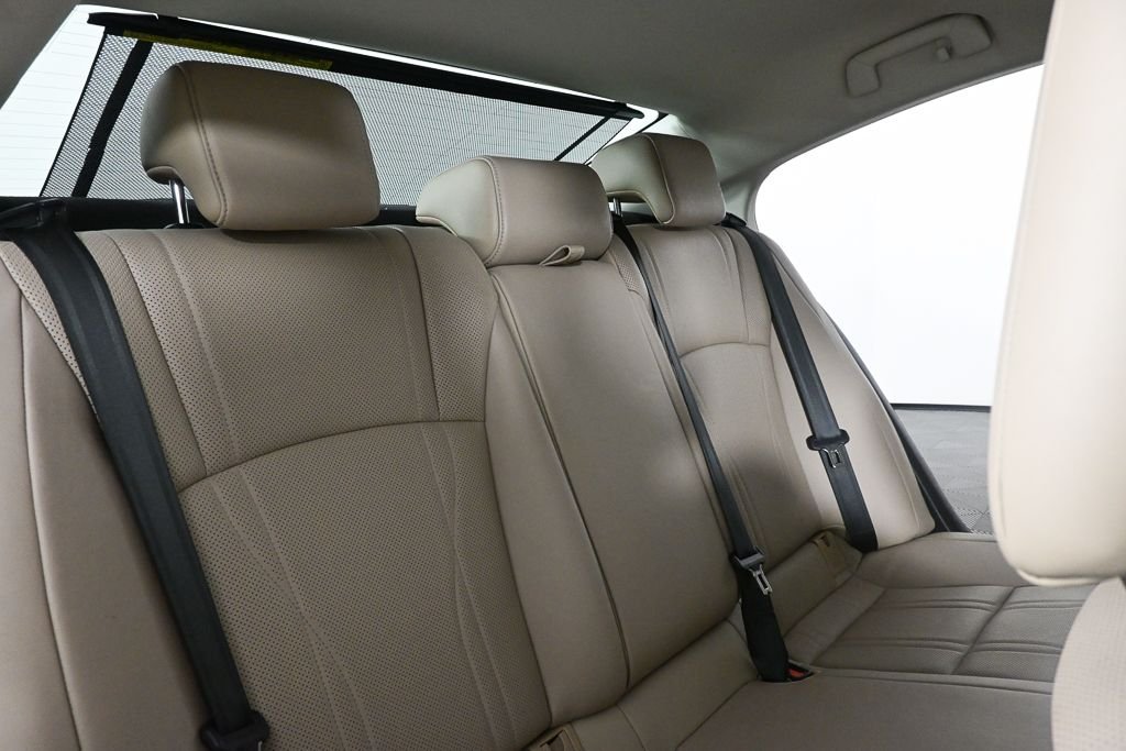 Used 2020 Red Lexus 300h Luxury image 18