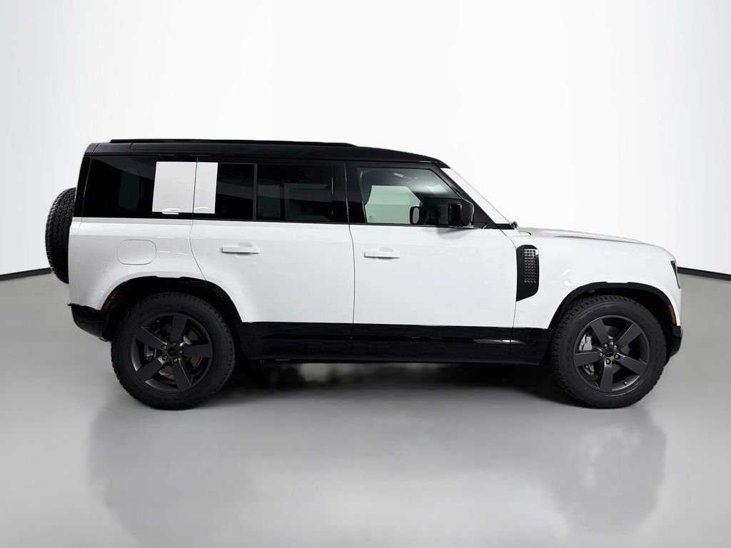 New 2026 Fuji White Land Rover X-Dynamic SE image 4