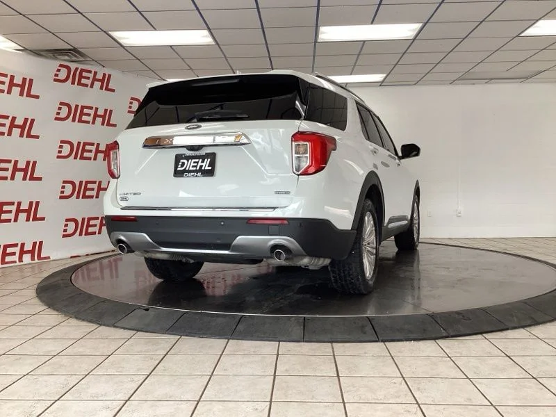 Used 2020 White Ford Limited image 7