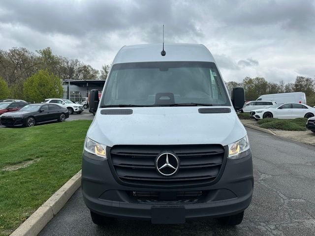 New 2026 Arctic White Mercedes-Benz Cargo 170 WB image 8