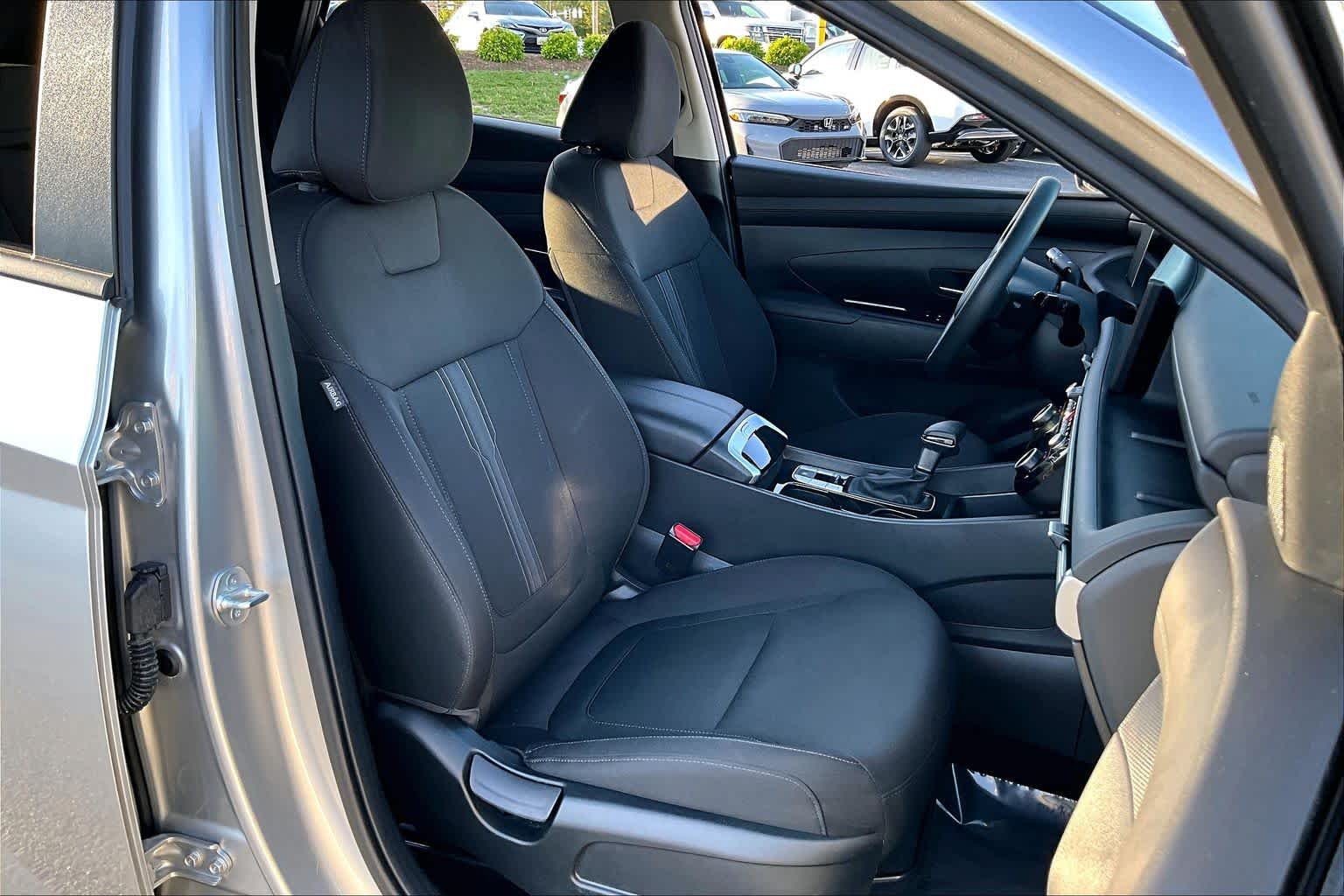 Used 2025 Shimmering Silver Hyundai SEL image 9