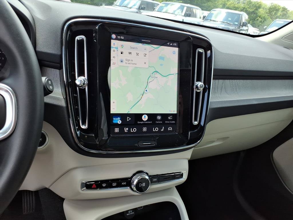 Certified Used 2025 Sage Green Metallic Volvo Ultra Dark Theme image 20