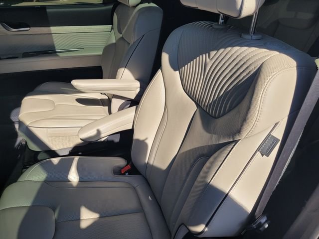 Used 2024 White Hyundai Calligraphy image 15