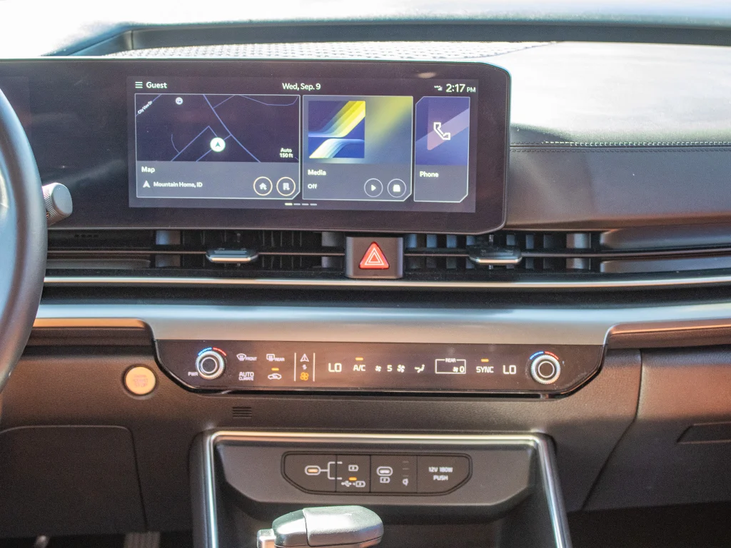 Used 2025 Aurora Black Pearl Kia SX image 23