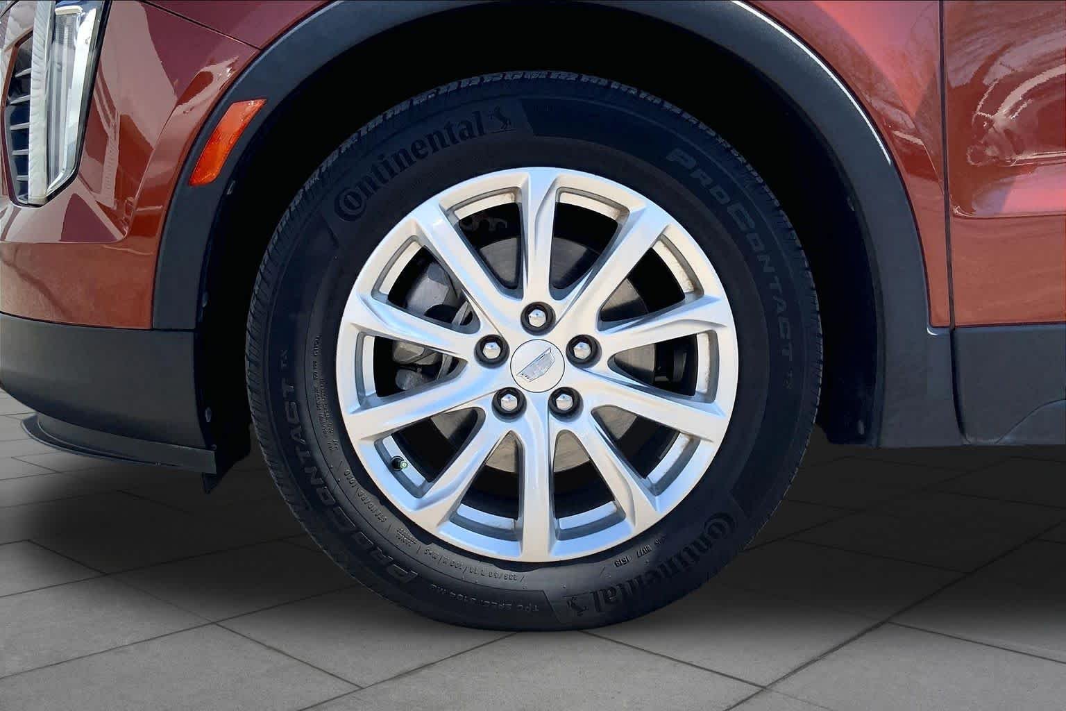 Used 2019 Autumn Metallic Cadillac FWD Luxury image 9