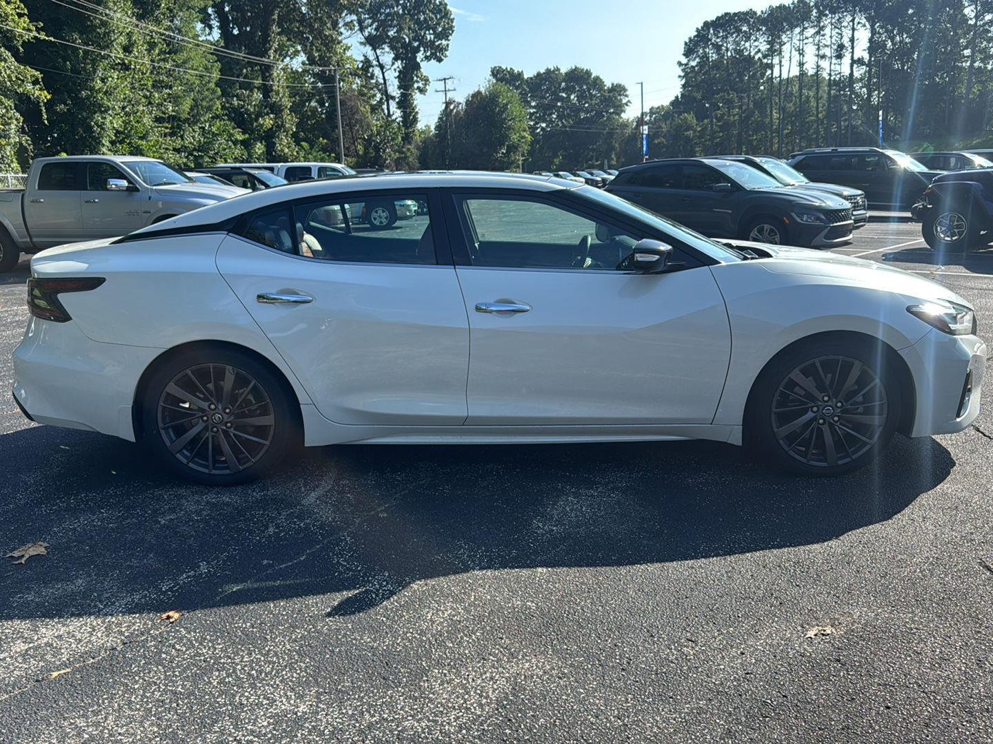 Used 2019 Pearl White Tricoat Nissan Platinum image 2