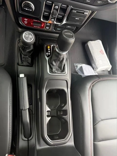 New 2026 Anvil Clear-Coat Exterior Paint Jeep Rubicon X image 20