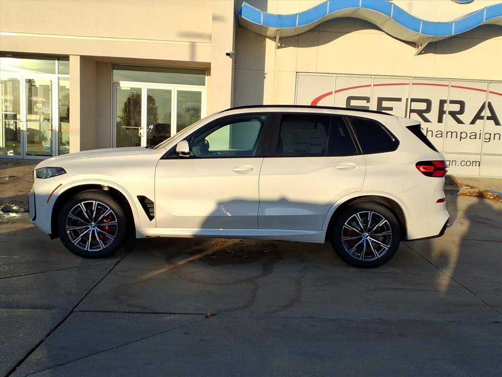 Used 2026 Mineral White Metallic BMW xDrive40i image 2