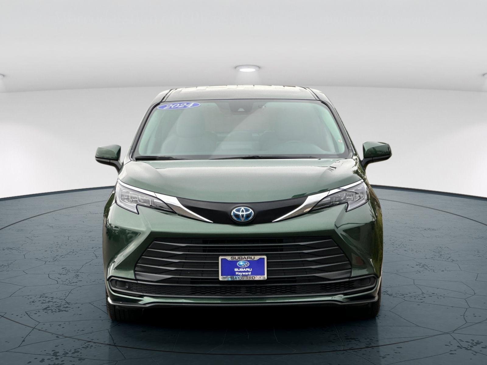 Used 2024 Cypress Toyota LE 4D Passenger Van image 9