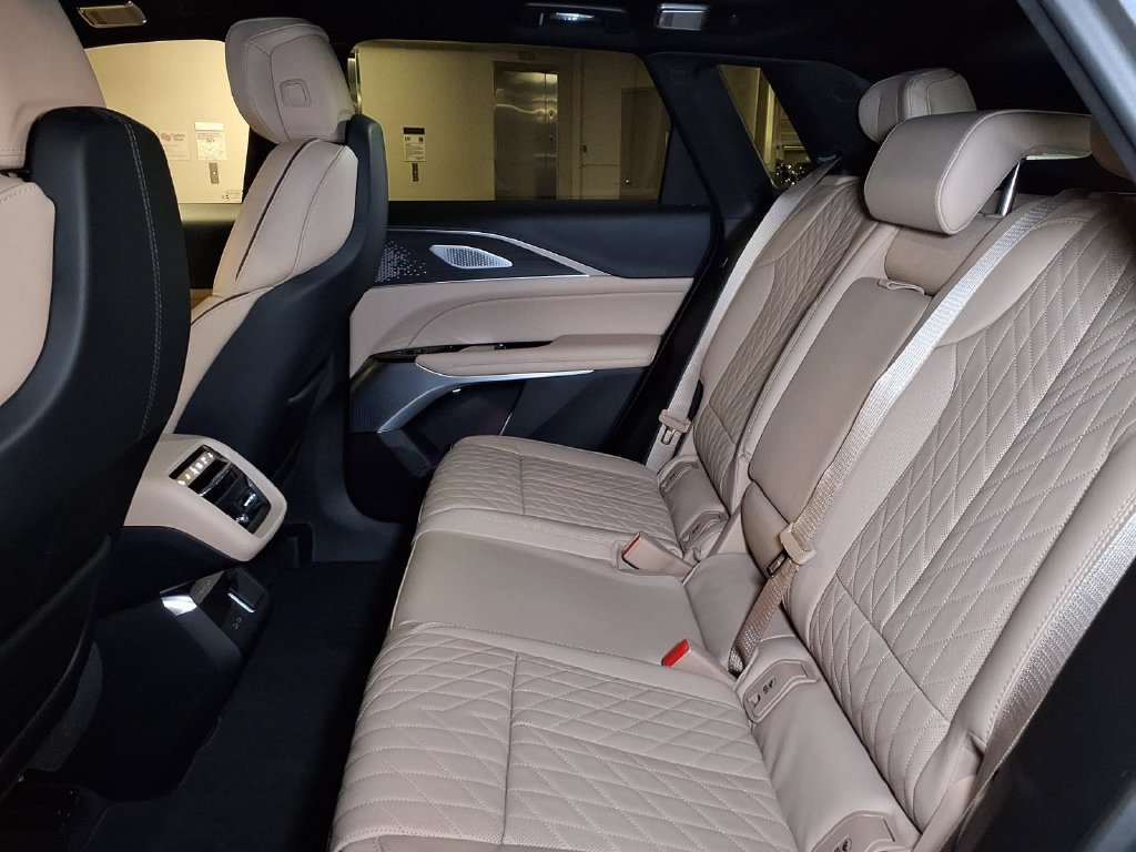 2026 Cadillac LYRIQ Signature Sport - Photo 12