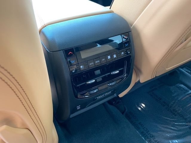Used 2024 White Jeep Summit image 18
