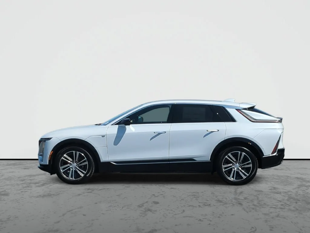 New 2027 Vibrant White Tricoat Cadillac Luxury image 5